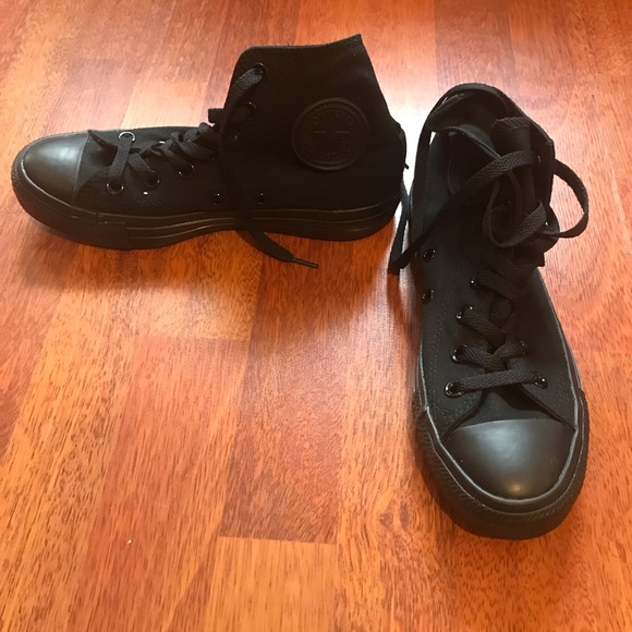 🛑 SOLD ON MERCARI 🛑 - Picture 2 of 5